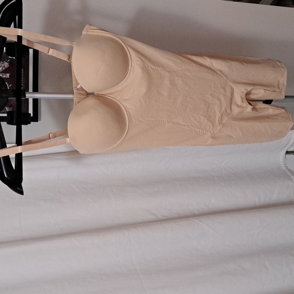 SHAPEWEAR - Picture 1 of 5
